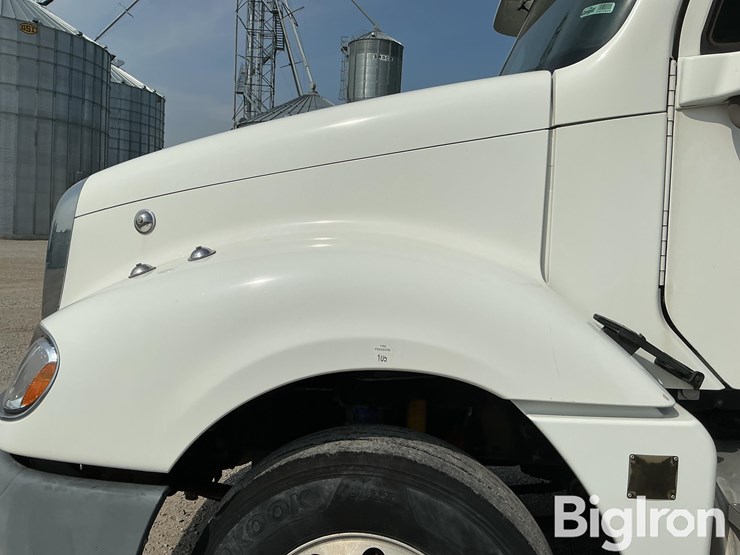 2007-freightliner-columbia-120-image-15