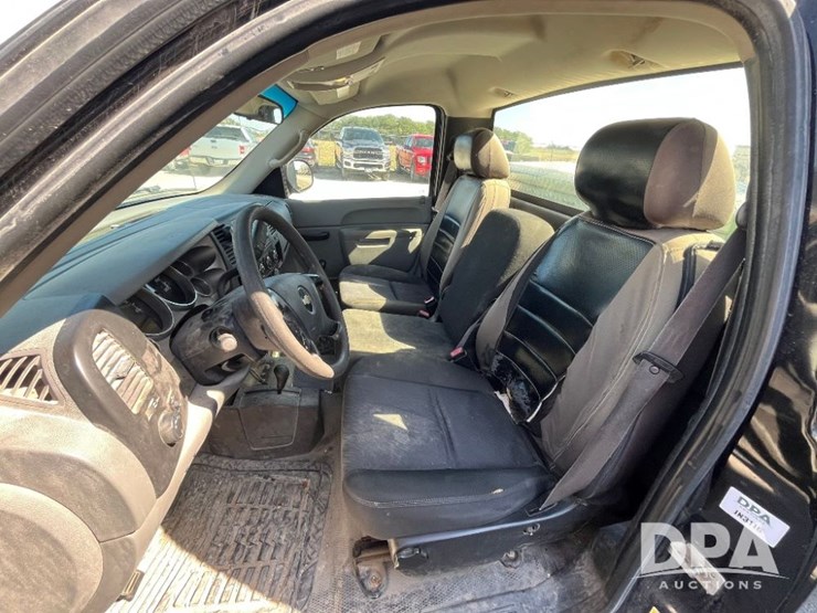 2011-chevrolet-2500hd-image-43