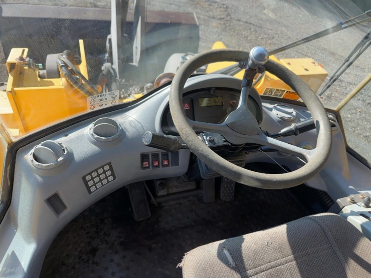 2000-volvo-l90d-image-25
