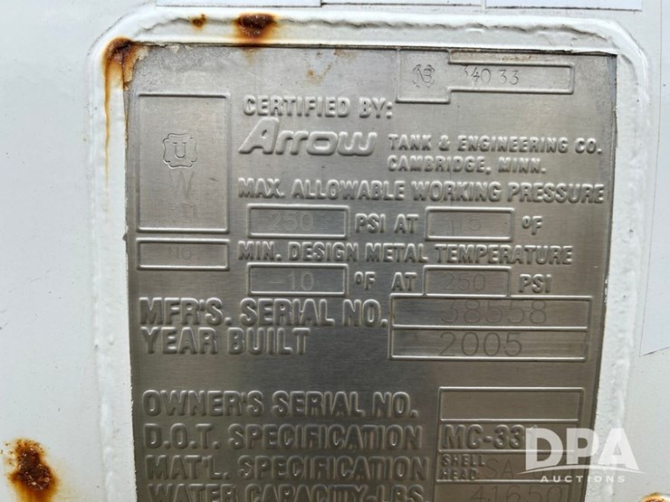 2016-freightliner-108sd-image-33