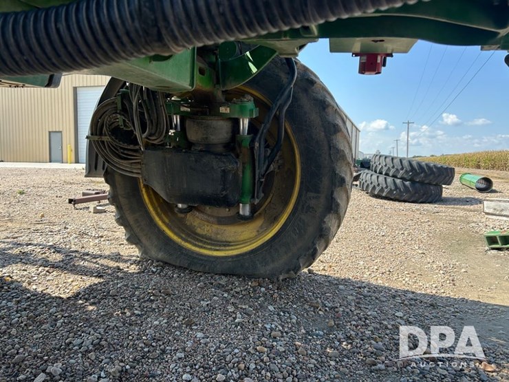 2019-john-deere-r4045-image-10