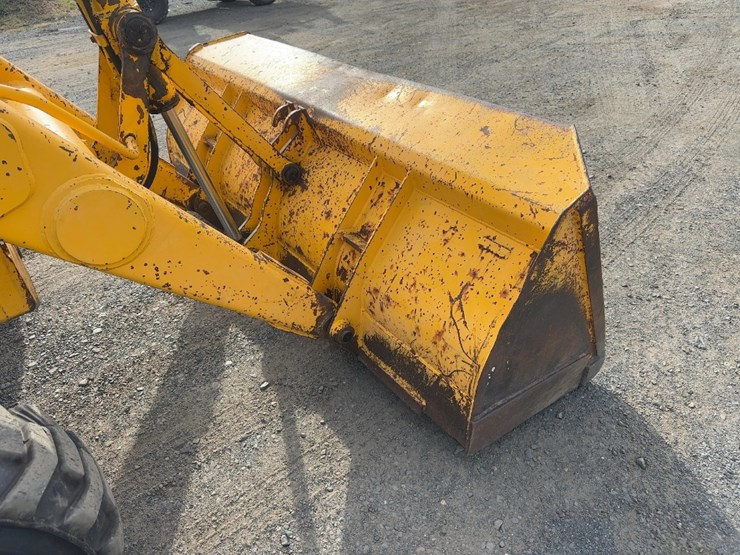 1986-deere-310c-image-11