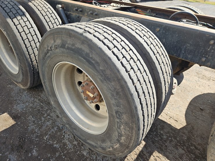 2001-kenworth-t800-image-26