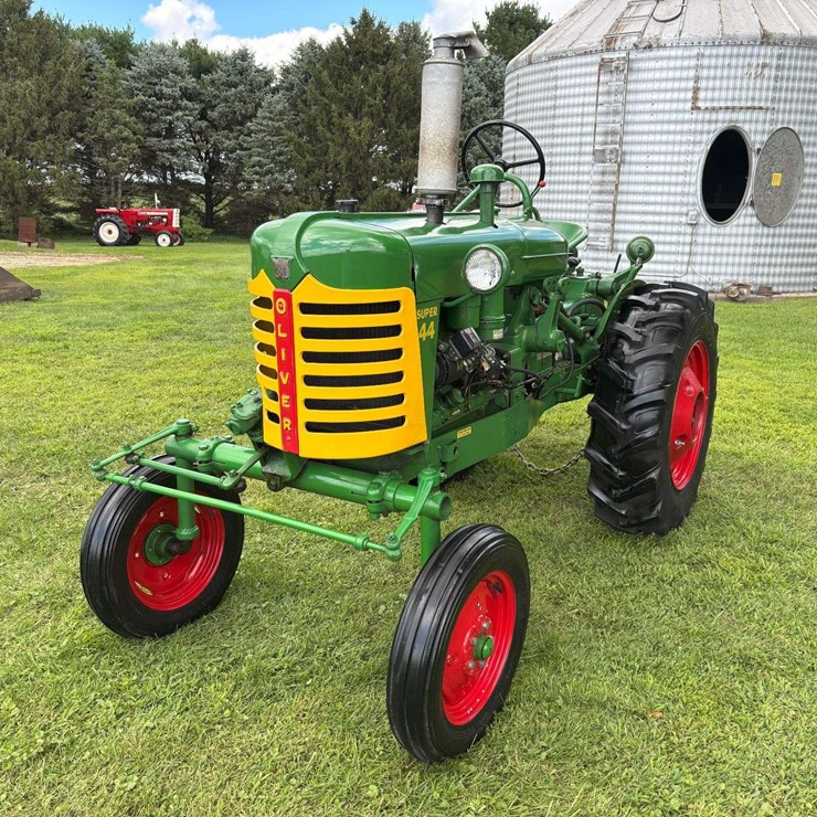 1957 OLIVER SUPER 44