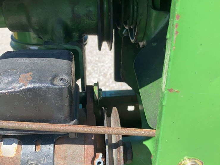john-deere-b-image-15