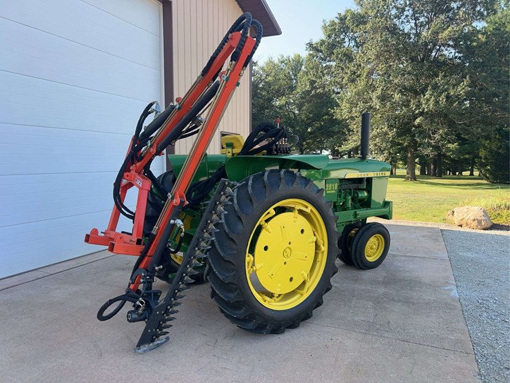 1962-john-deere-2010-image-3