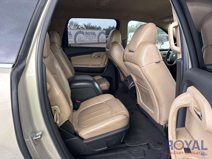 2010-chevrolet-traverse-image-23
