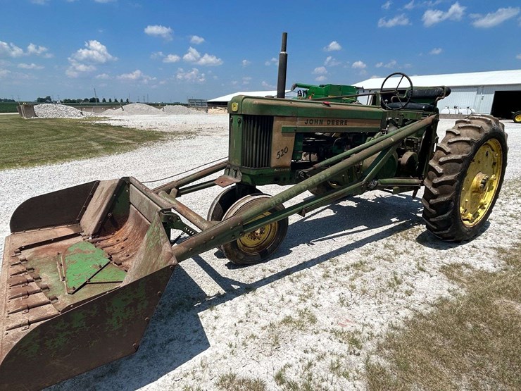1956-john-deere-520-image-3