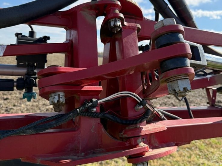 2018-case-ih-patriot-3340-image-43