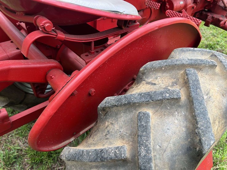 farmall-140-image-46