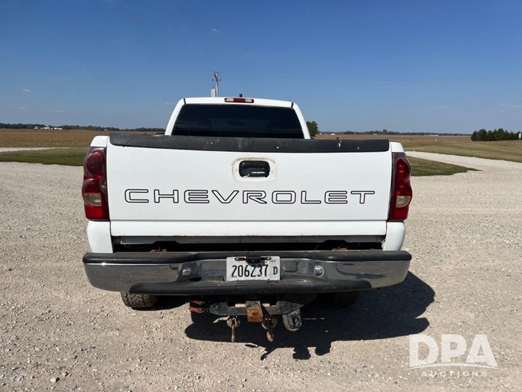 2003-chevrolet-2500hd-image-12