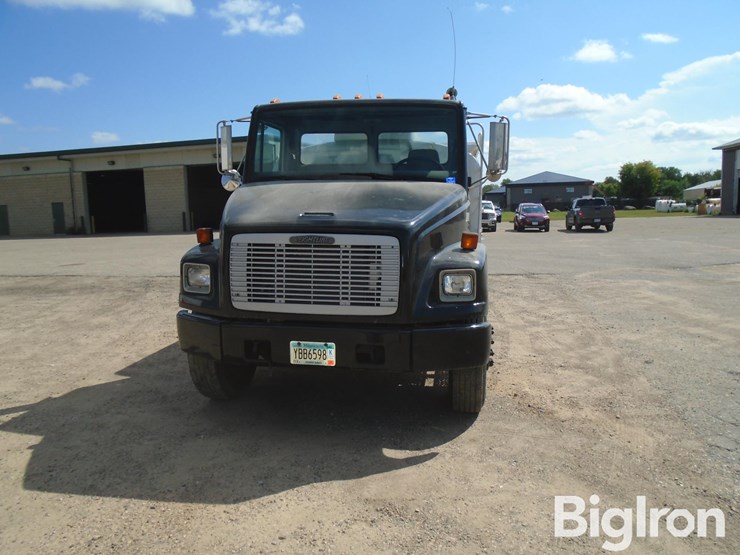 1995-freightliner-fl70-image-2