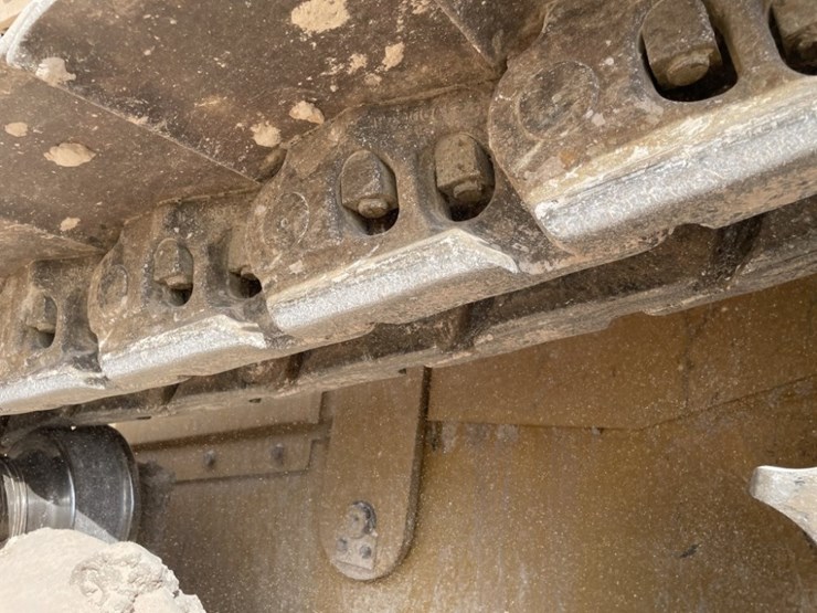 2019-caterpillar-d8t-image-15