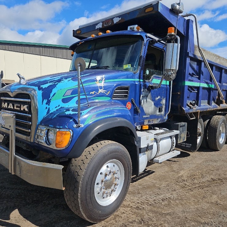 2003 MACK GRANITE CV713