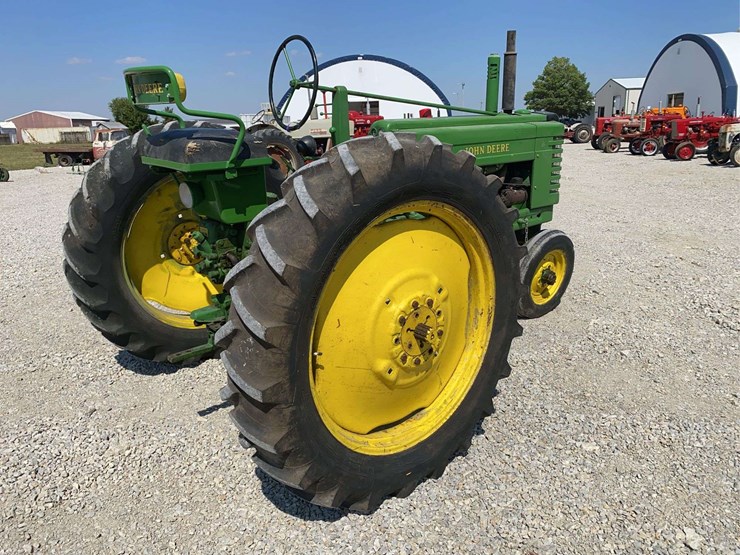 john-deere-b-image-3