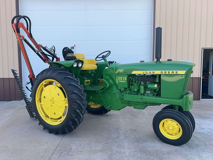1962-john-deere-2010-image-1