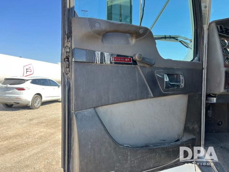 2009-kenworth-t370-image-43