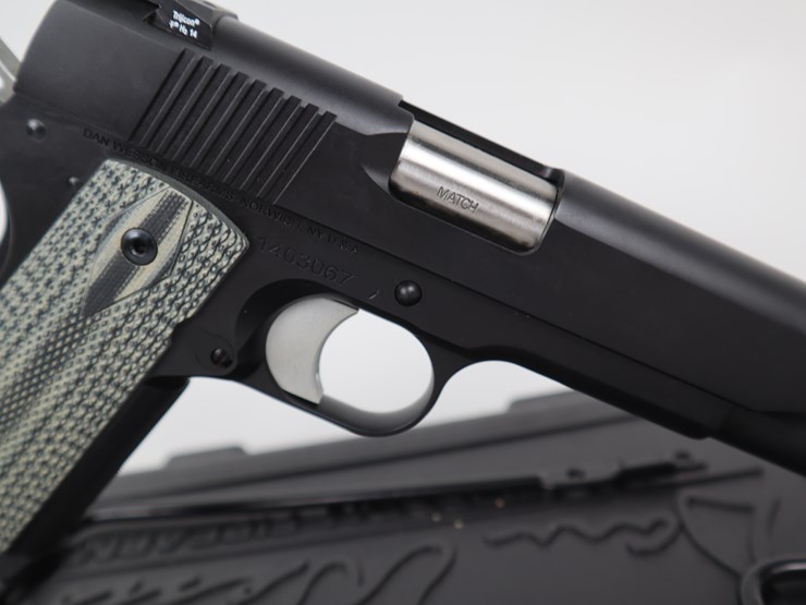 #60-•-#1214-•-dan-wesson-valor-semi-automatic-pistol-45-acp.-image-5