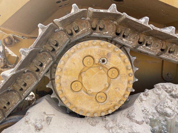 2019-caterpillar-d8t-image-18