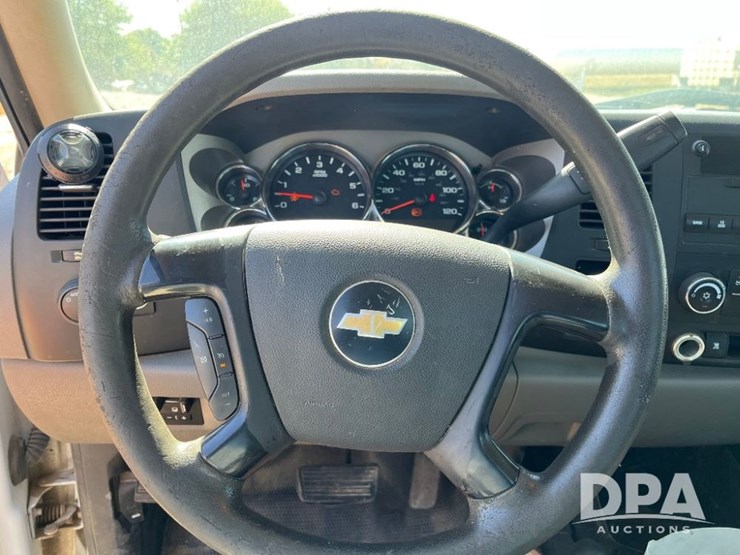2011-chevrolet-3500hd-image-45