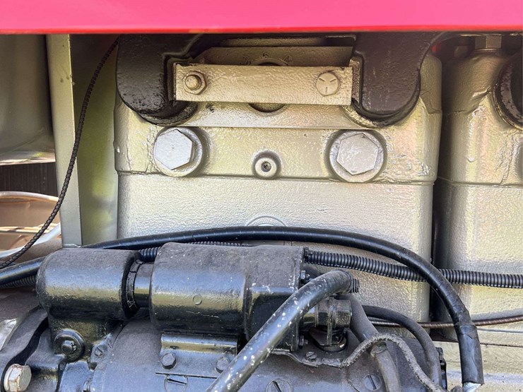 massey-ferguson-97-image-37
