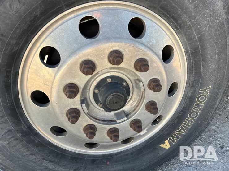 2009-kenworth-t370-image-16
