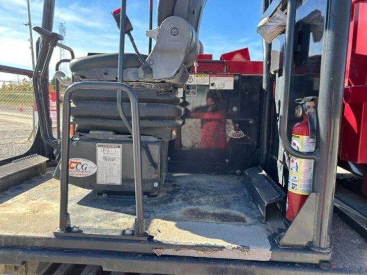 2020-yanmar-c50r-image-17