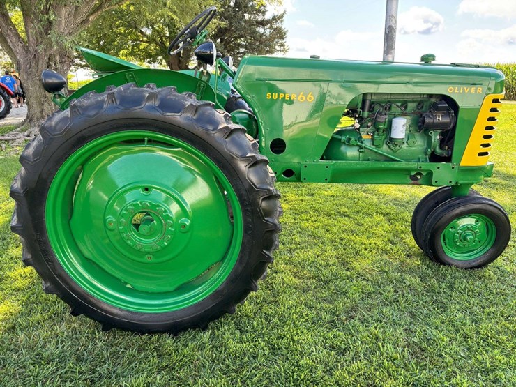 1955-oliver-super-66-image-6
