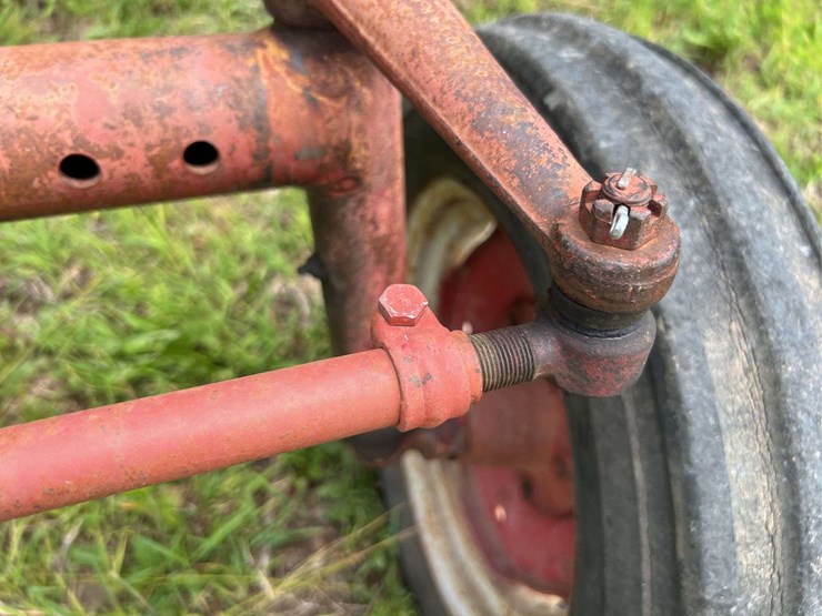 farmall-404-lp-image-15