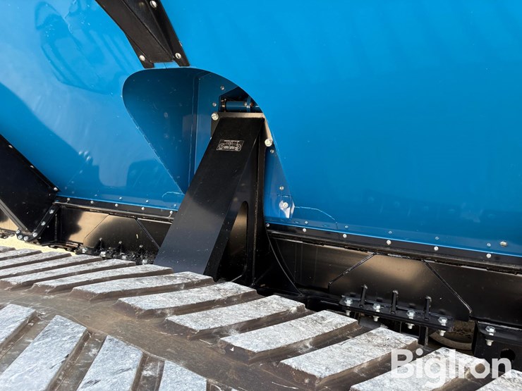 2024-kinze-1421-grain-cart-image-19