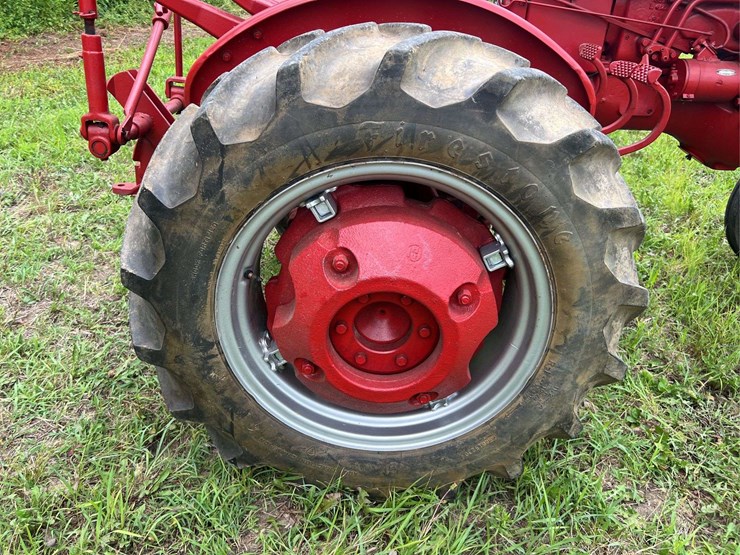 farmall-140-image-48