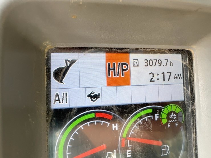 2019-deere-300g-lc-image-40