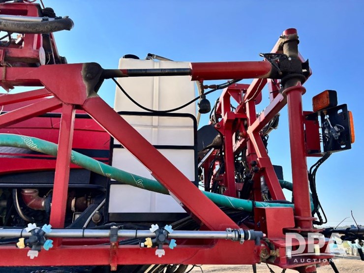 2015-case-ih-patriot-4440-image-81