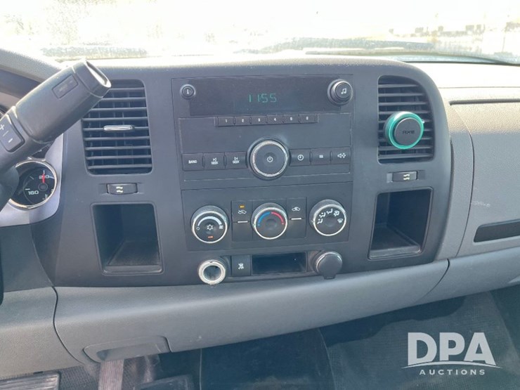 2011-chevrolet-3500hd-image-51