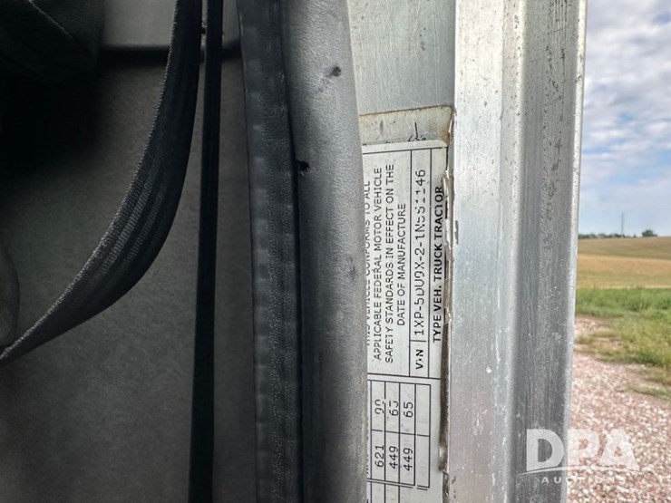 2001-peterbilt-379-image-27
