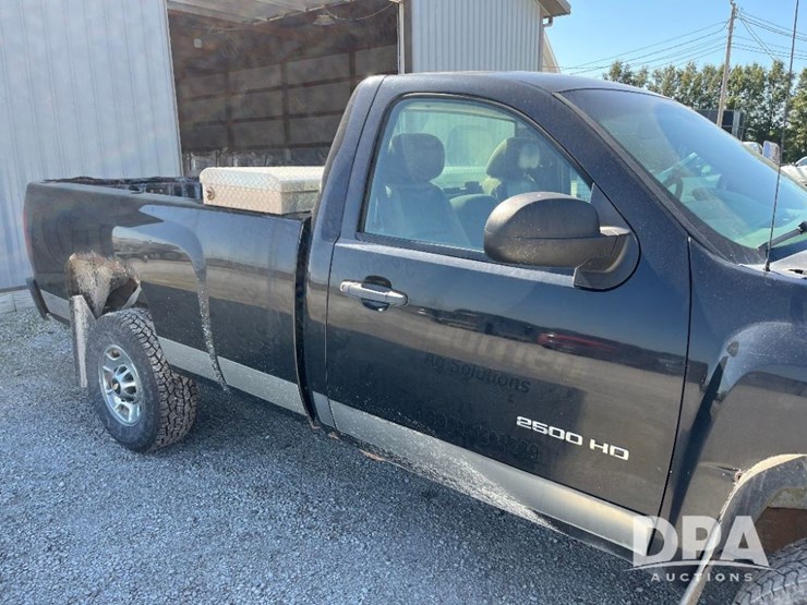 2011-chevrolet-2500hd-image-26