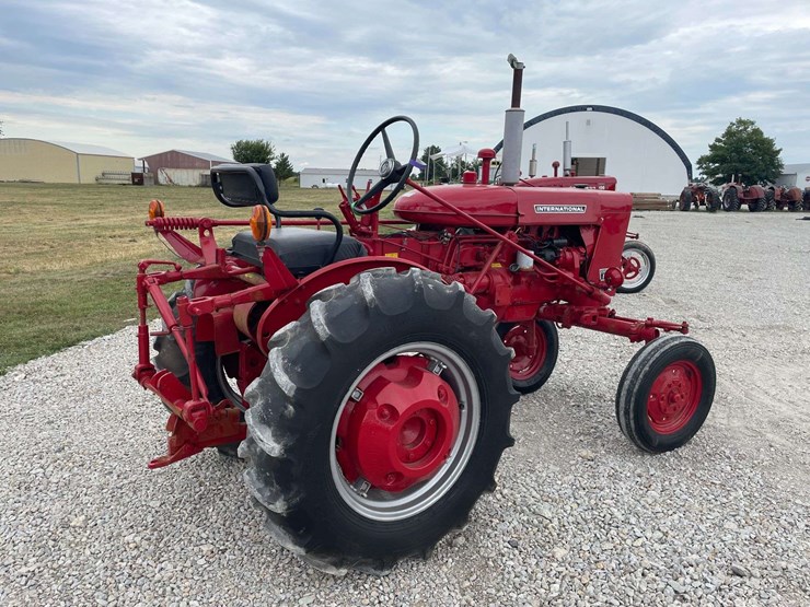 farmall-140-image-5