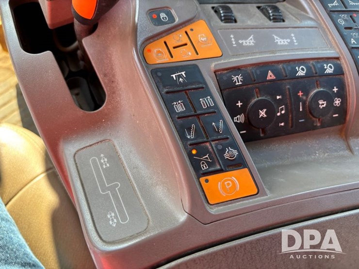 2019-john-deere-f4365-image-81