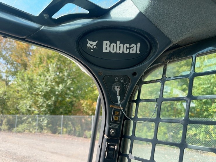 2019-bobcat-s740-image-21