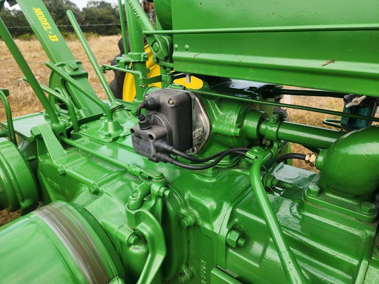 john-deere-b-image-30