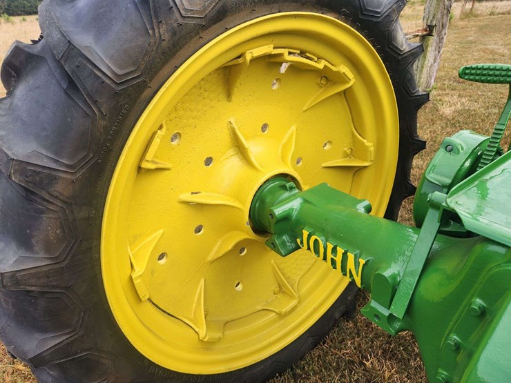 john-deere-b-image-24