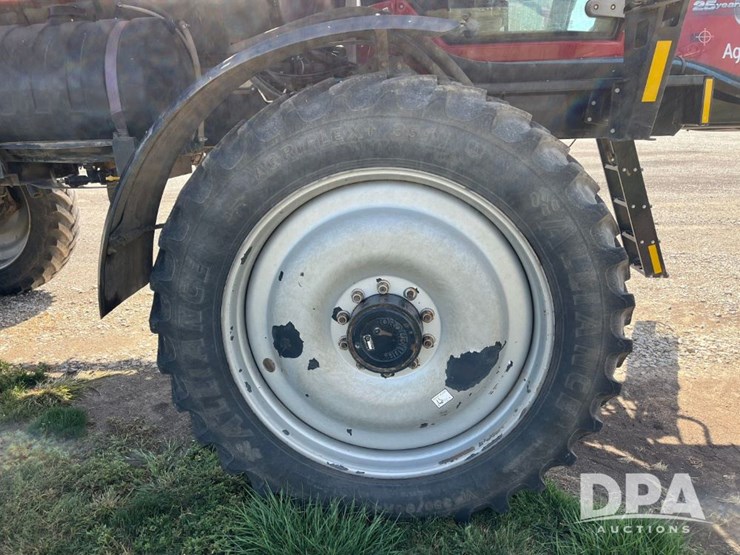 2017-case-ih-patriot-4440-image-26