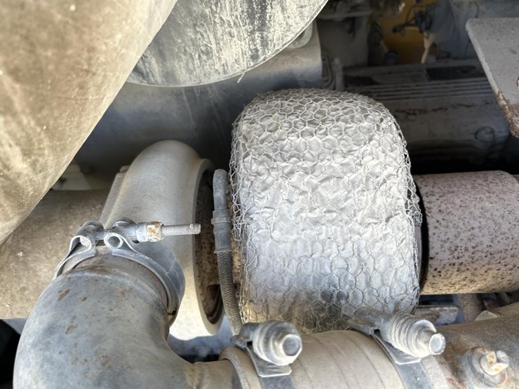 komatsu-d65px-image-34