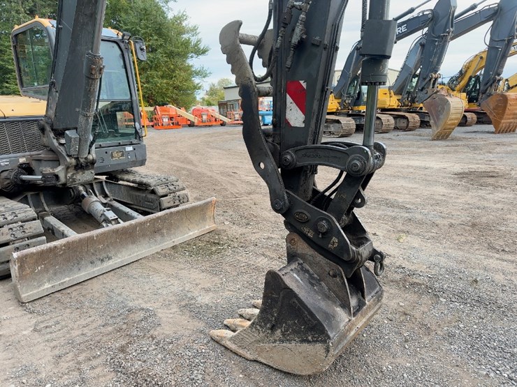 2018-volvo-ecr88d-image-8