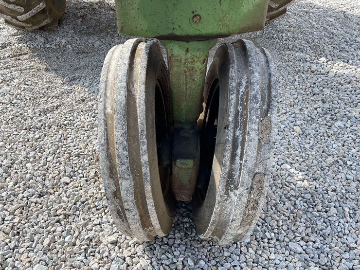 john-deere-720-image-18