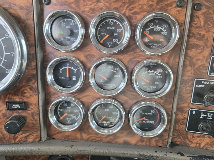 2002-kenworth-t800-image-57