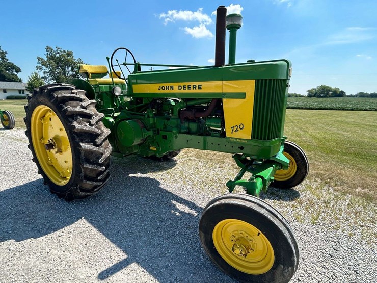 1957-john-deere-720-image-1