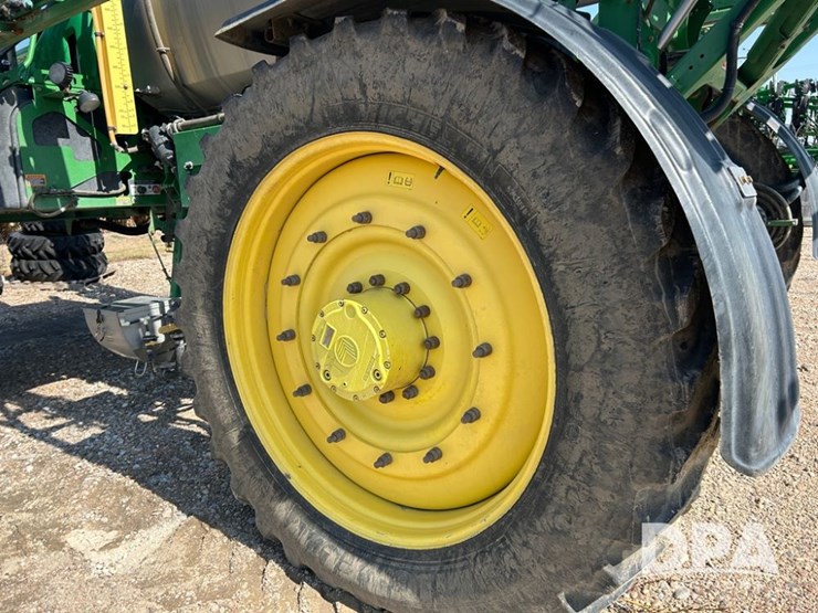 2019-john-deere-r4045-image-16