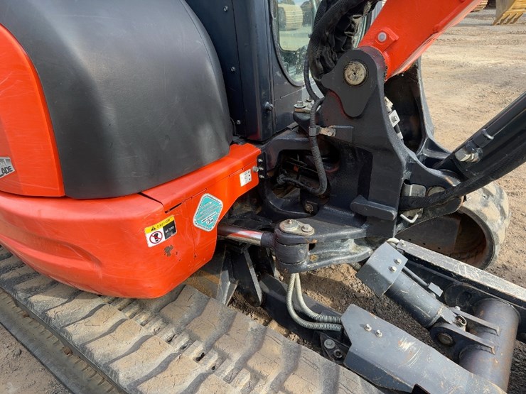 2019-kubota-kx040-4-image-18