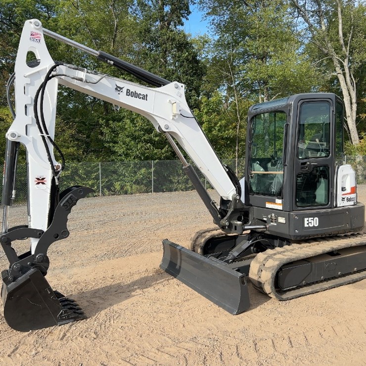 2017 BOBCAT E50